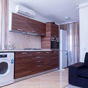 Apartment Garsoniere Dinu