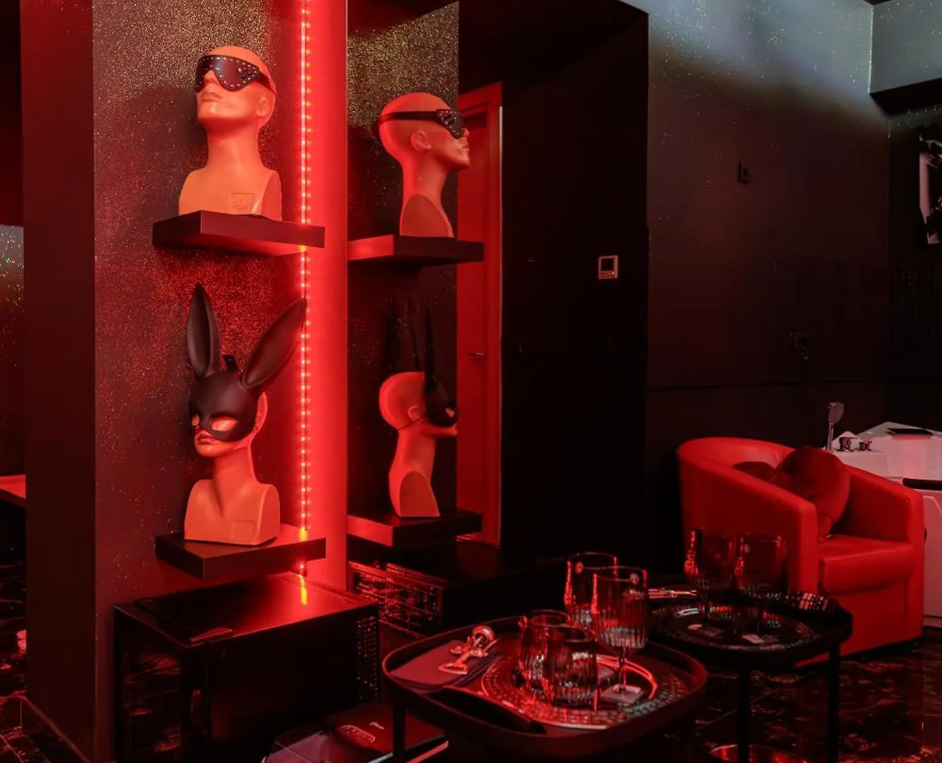 Romeo Nights - Love Rooms - Adults Only Bucharest 3*,  Romania